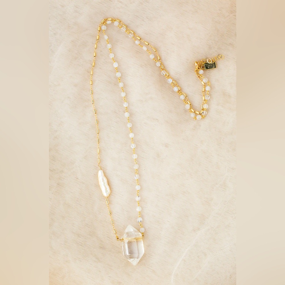 Native Gem Alchemist Quartz Crystal Rainbow Moonstone Pearl Necklace